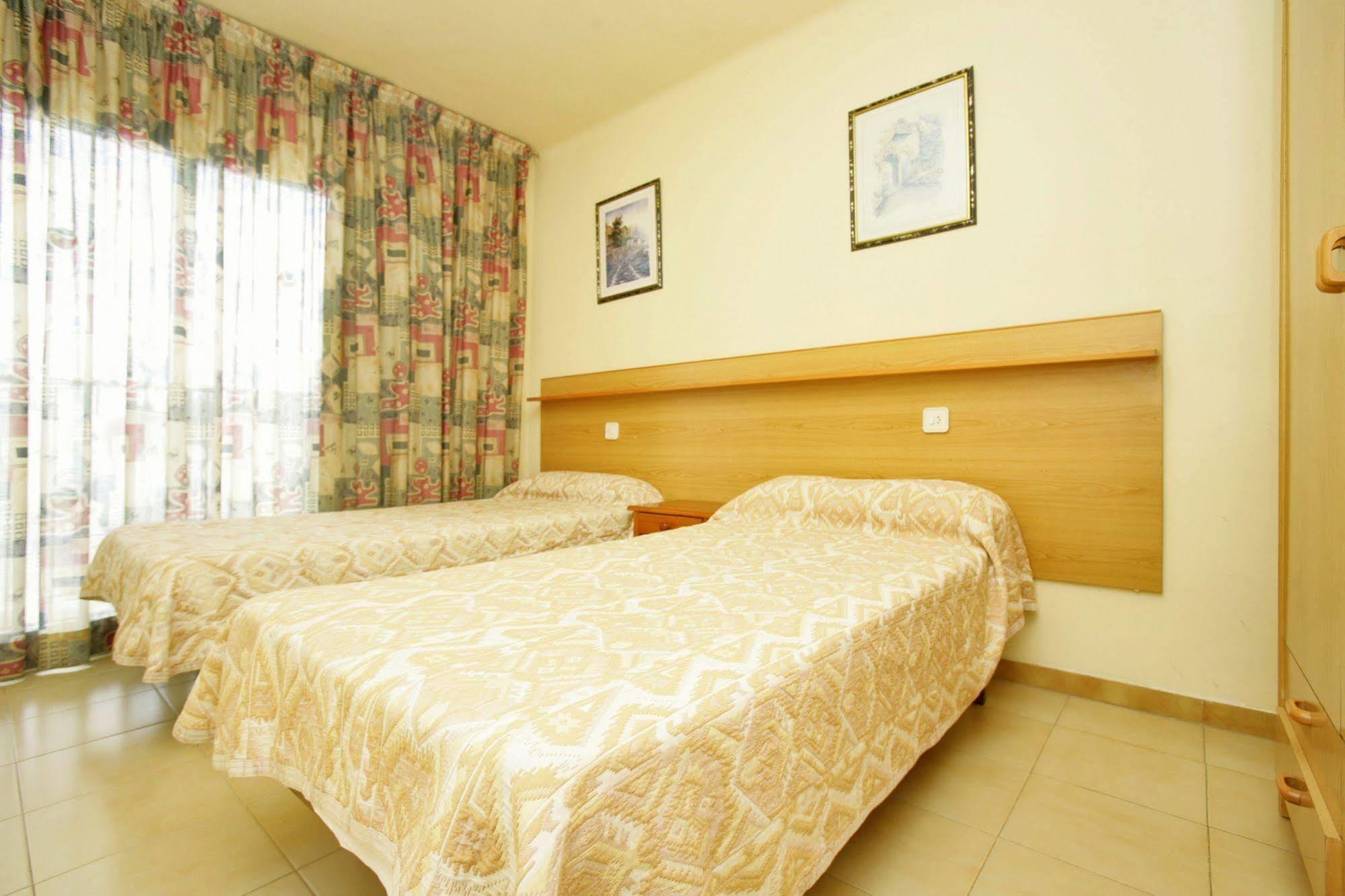 Rentalmar Pins Marina Cambrils Ngoại thất bức ảnh