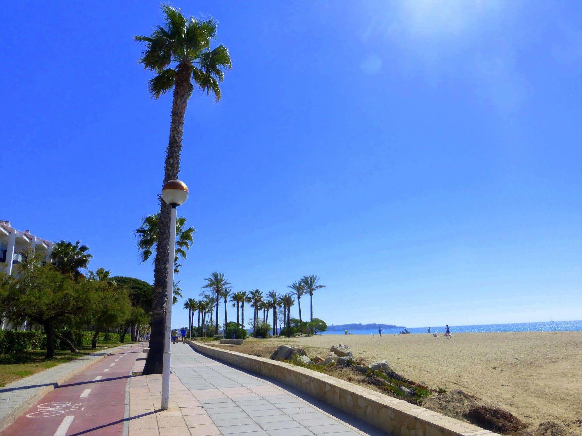 Rentalmar Pins Marina Cambrils Ngoại thất bức ảnh